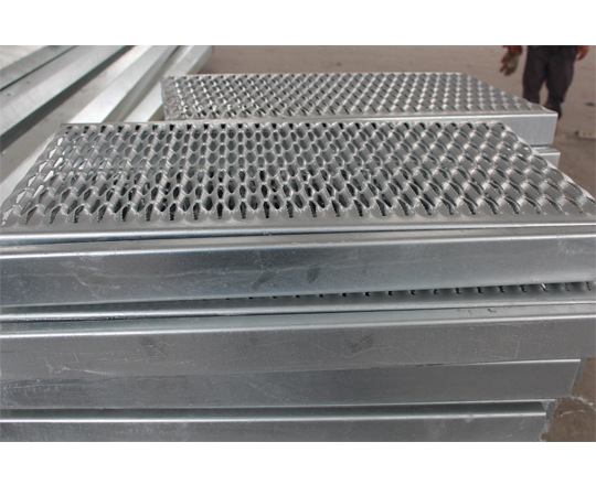 熱鍍鋅加工制造廠家淺述產品維護要點 熱鍍鋅加工制造廠家淺述產品維護要點